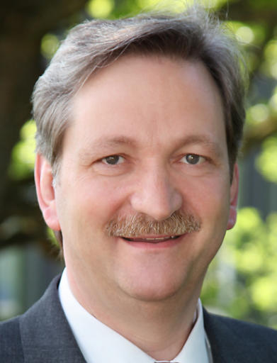 Dr. Norbert Schoen